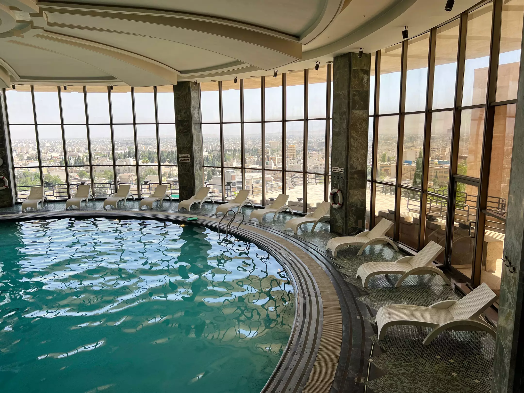 هتل بزرگ شیراز